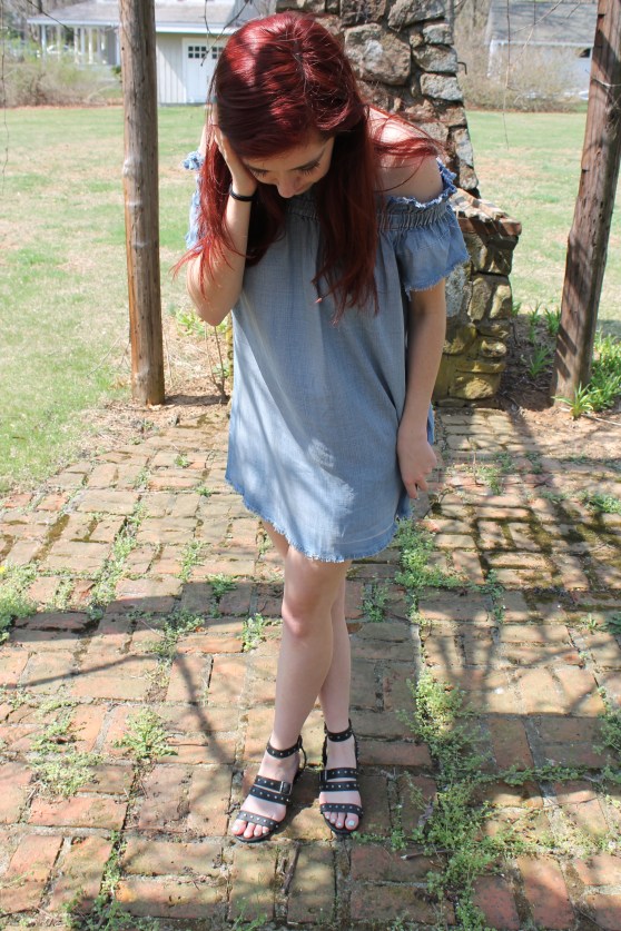 The perfect off-the-shoulder dress (so on trend!) for summer. Pair it with some edgy sandals to complete the look.